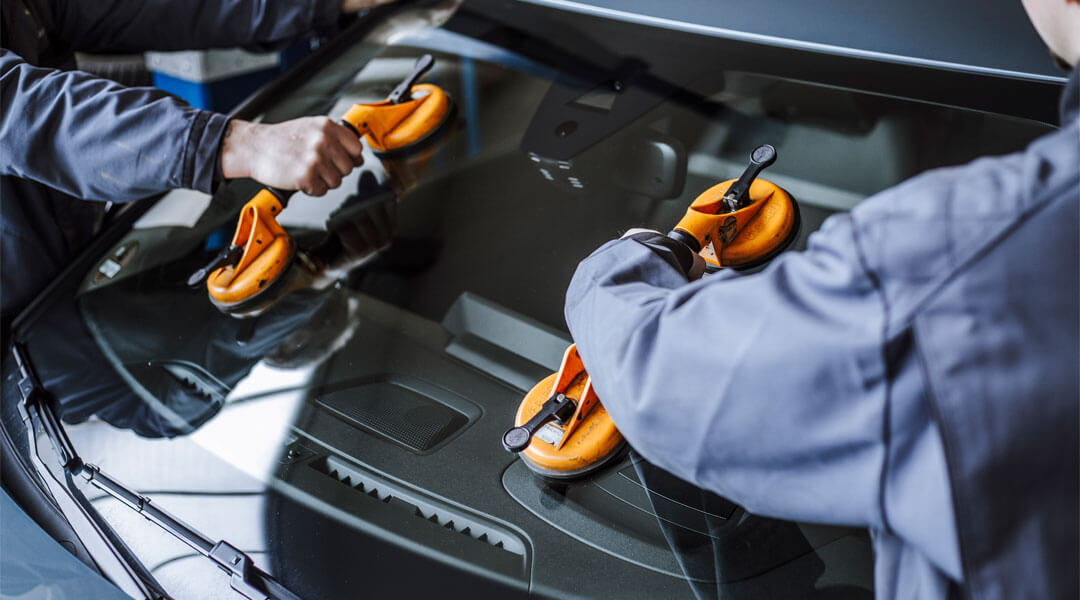 Scheibenreparatur Scheibentausch im Autohaus Wülpern
